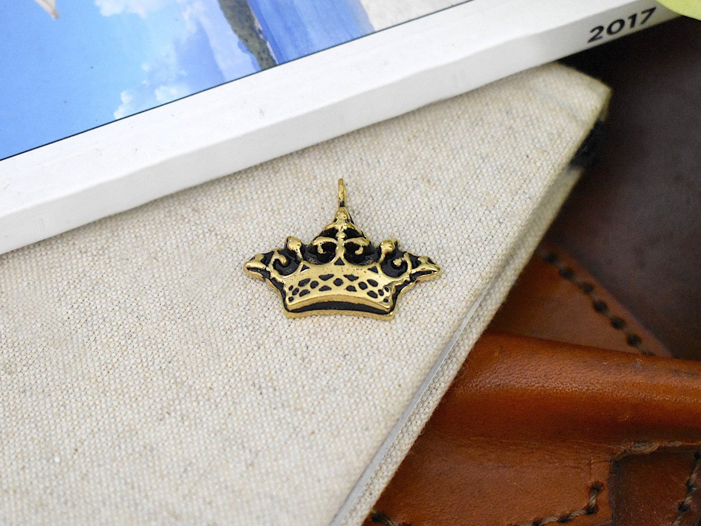 Golden King Crown Gold Brass Necklace Pendant Jewelry