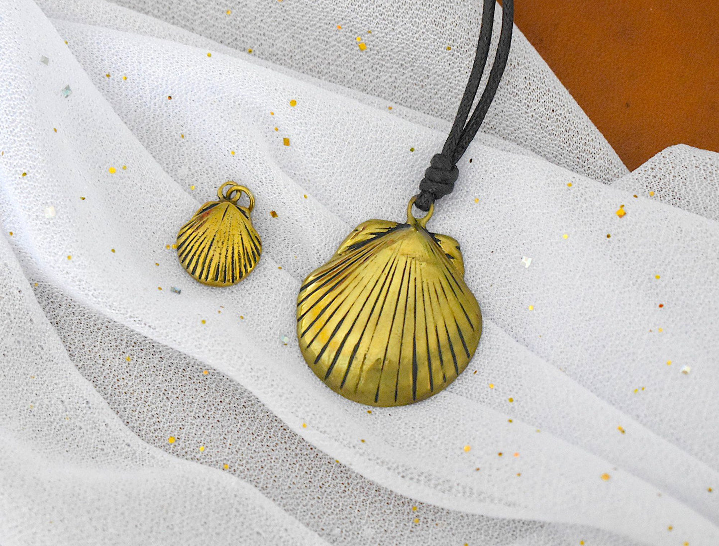 Clam Shell Oyster Silver Pewter Gold Brass Necklace Pendant Jewelry