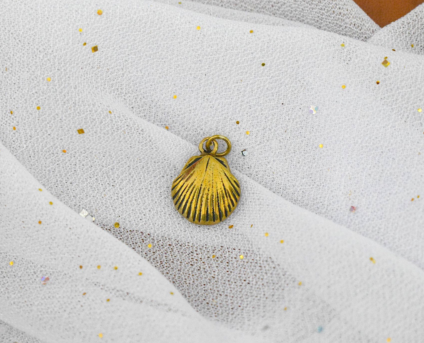 Clam Shell Oyster Silver Pewter Gold Brass Necklace Pendant Jewelry