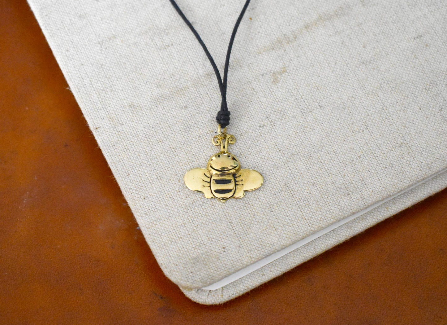 Lovely Bee Pewter Silver Gold Brass Necklace Pendant Jewelry