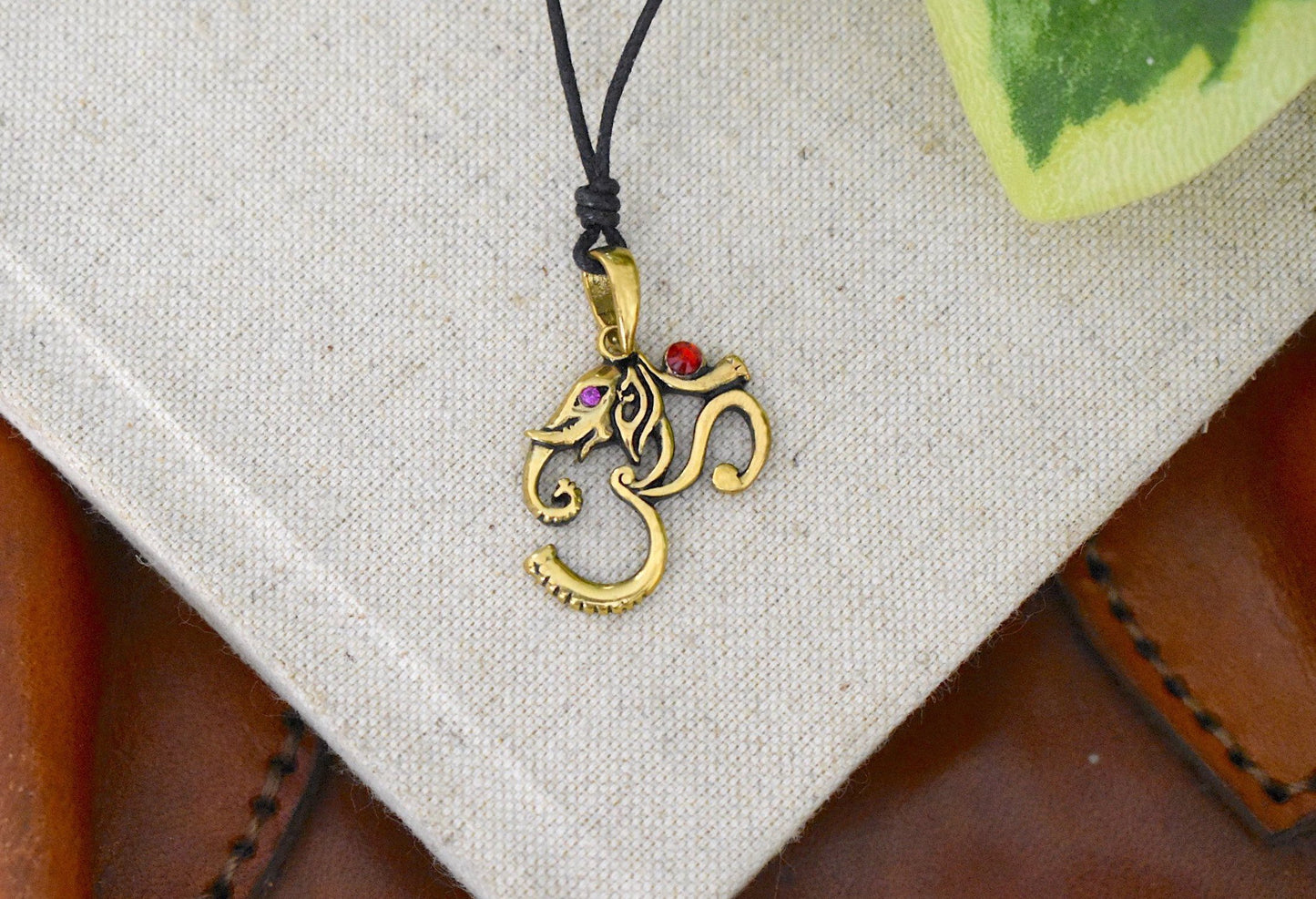 Hindu Ohm Aum Om Handcrafted Silver Pewter Brass Charm Necklace Pendant Jewelry