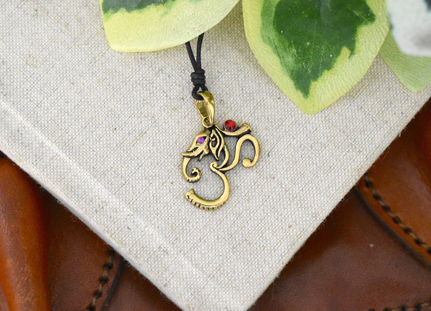 Hindu Ohm Aum Om Handcrafted Silver Pewter Brass Charm Necklace Pendant Jewelry