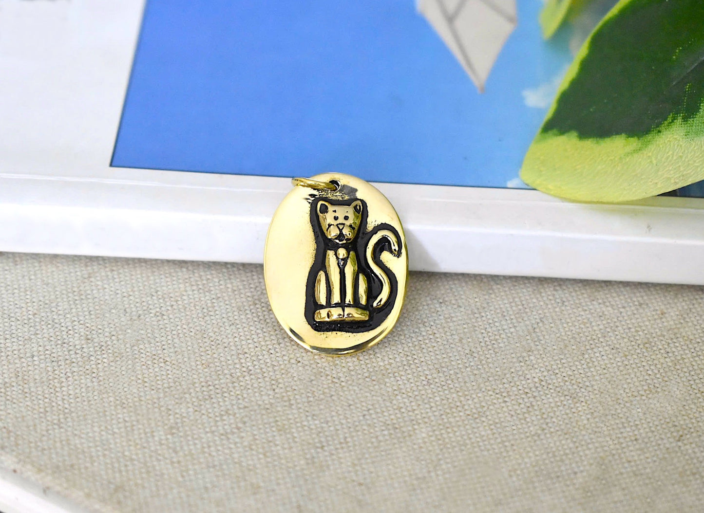 Vintage Cute Cat Gold Brass Charm Necklace Pendant Jewelry